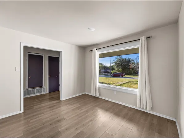 905 McKinney Ave, Princeton, TX 75407