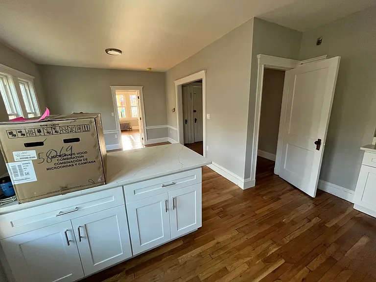 16 Verona St #1R — Photo 10