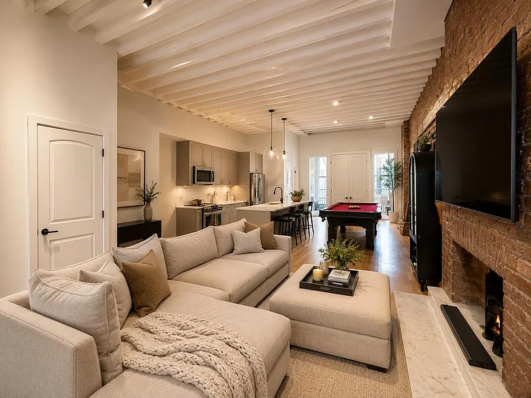 84 Franklin St #2 — Photo 2