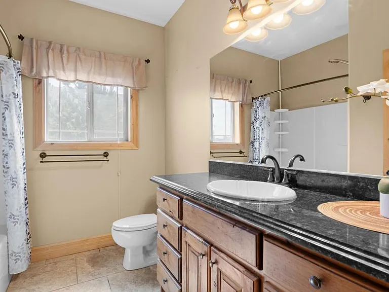 2612 Eastview Dr — Photo 13