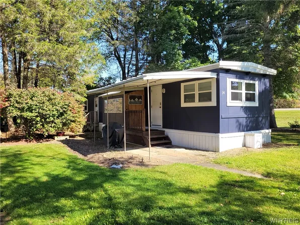 4195 Route 219 Trailer 14, Salamanca, NY 14779