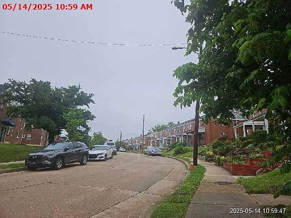 Exterior Neighborhood (street photo)