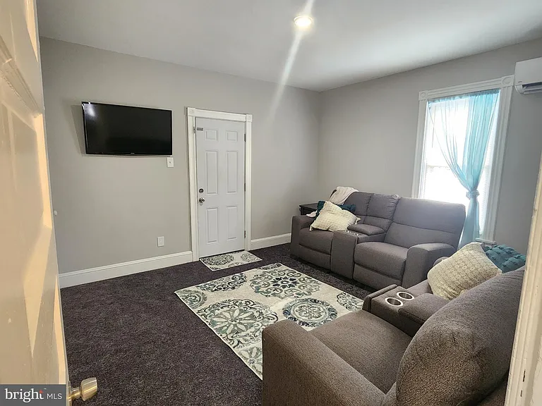 39 N Wells Ave — Photo 3