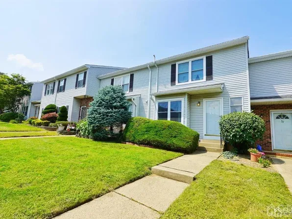 39 Hickory Ct, Jamesburg, NJ 08831