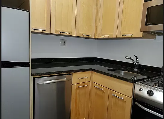 Rented by Manhattan Realty Group | media 12