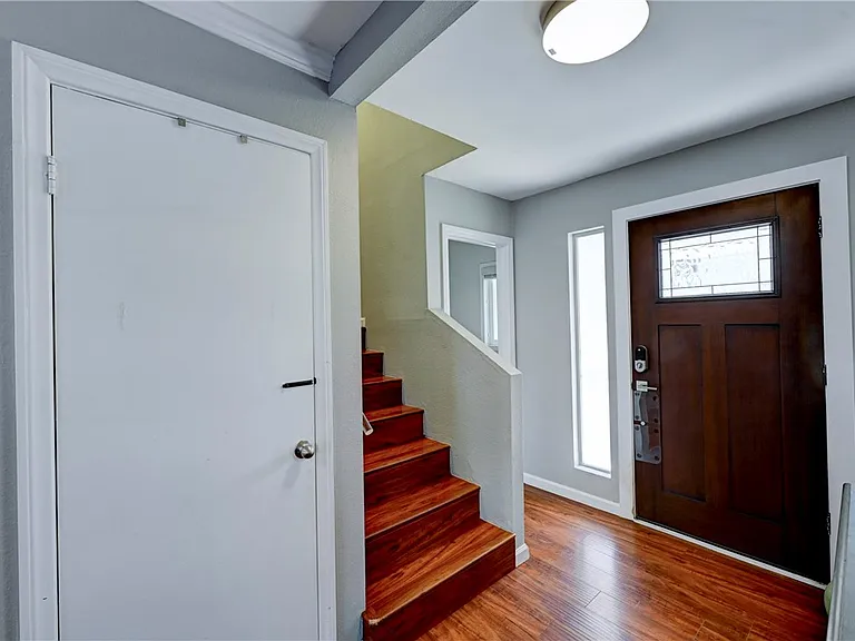 260 Victoria St #5 — Photo 7