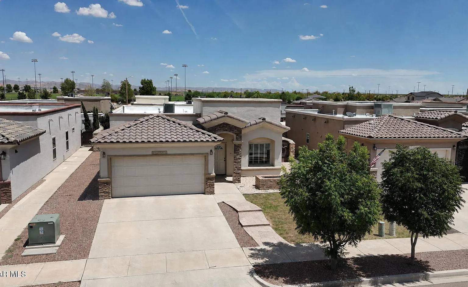 4 bed, 2.0 bath, 1373 sqft, $1,725 — Photo 2