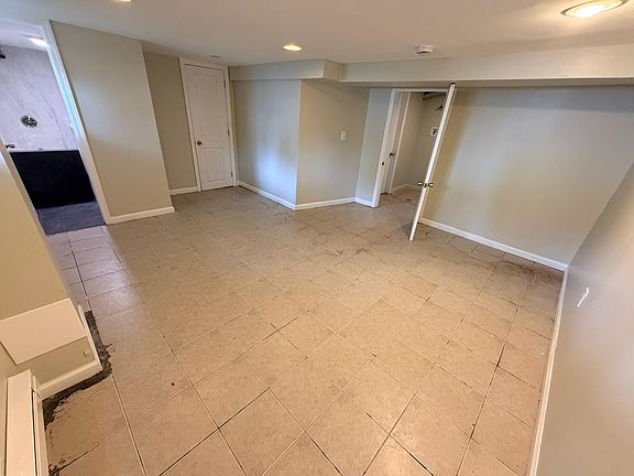 5th image of 28 11th Ave APT 1
