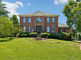 911 Riverbend Rd, Nashville, TN 37221