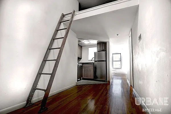 Rented by Urbane Brokerage | media 15