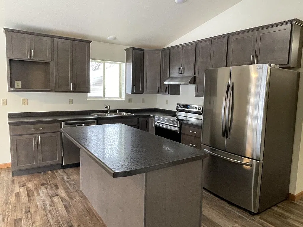 2710 Meadowlark Lane — Photo 2