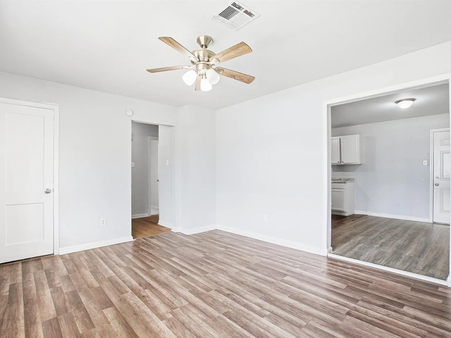 3 bed, 2.0 bath, 873 sqft, $1,500 — Photo 4