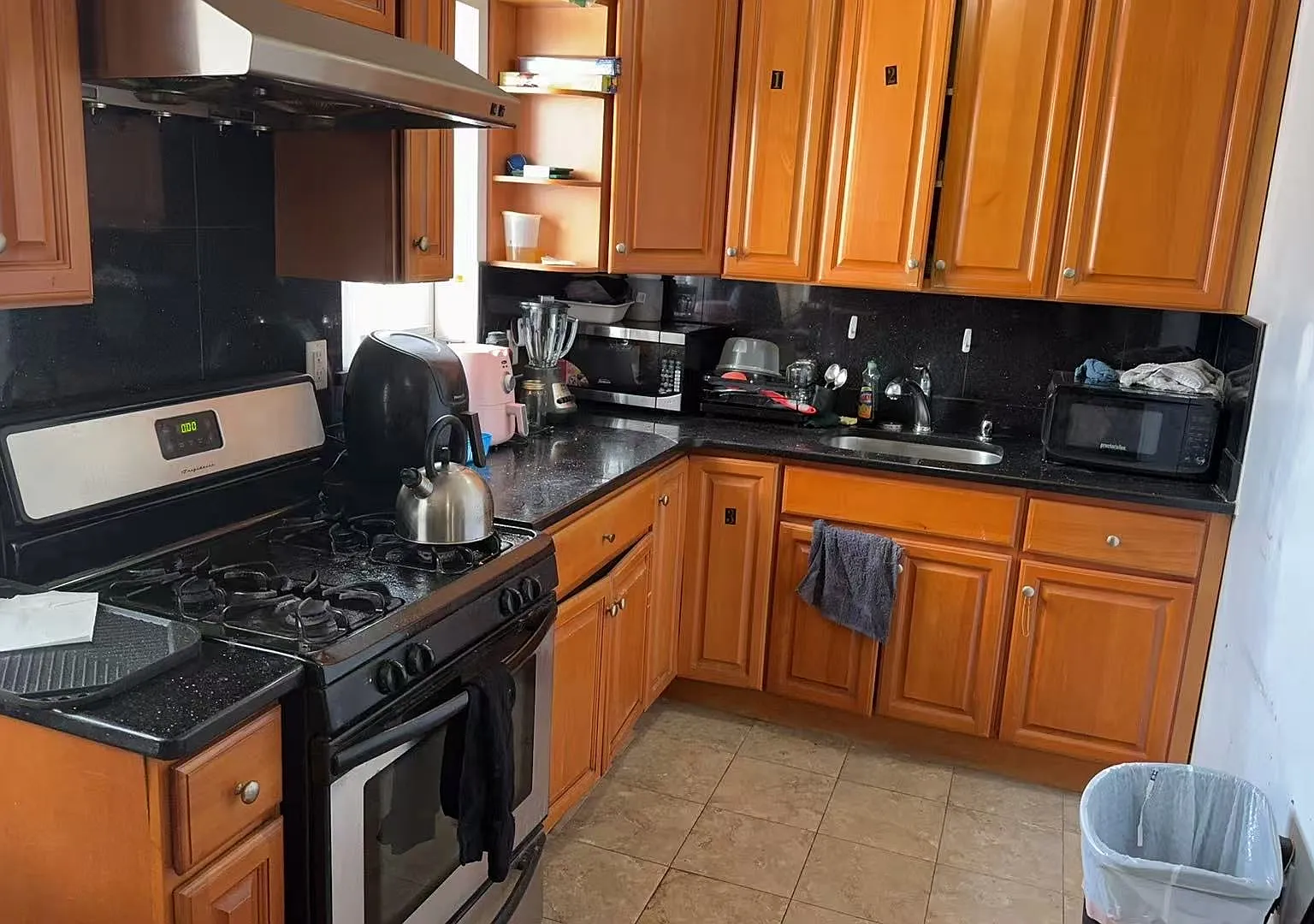 3 bed, 1200 sqft, $800 — Photo 3