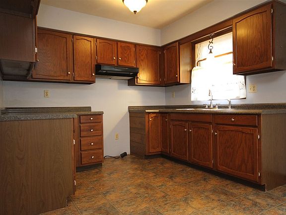 5th image of 548 Maitland Dr
