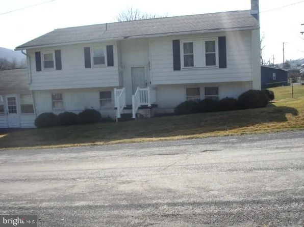 103 3rd St, Tyrone, PA 16686