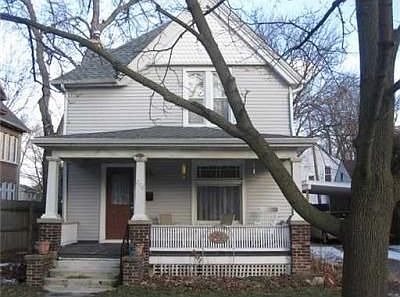 1st image of 208 Oakwood Ave