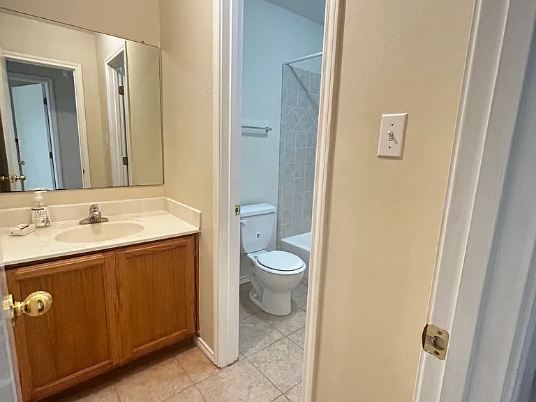 2nd bathroom