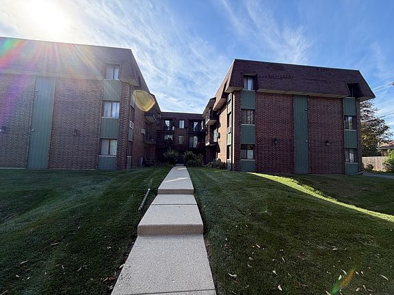2nd image of 4942 Douglas Rd APT 206