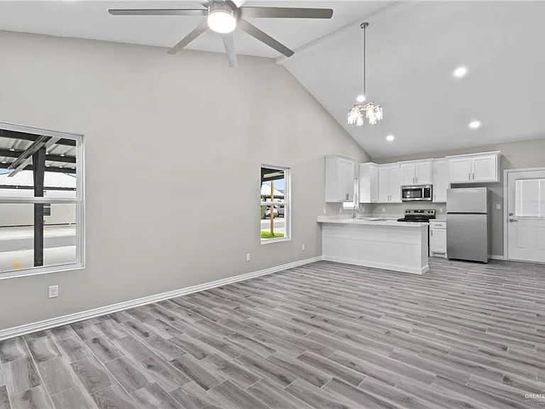 2605 Woodpecker St #4 — Photo 4