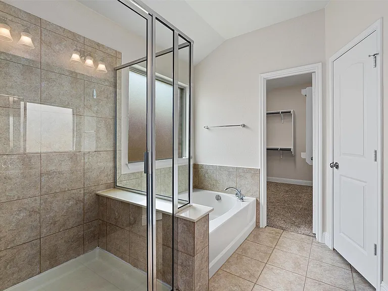 3021 Angelina Ct — Photo 21