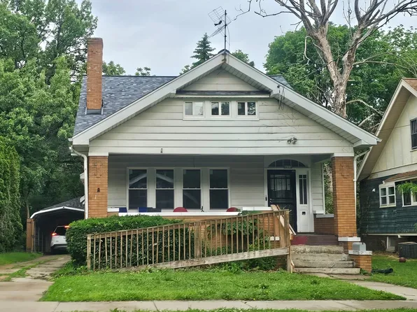 1321 N Machin Ave, Peoria, IL 61606