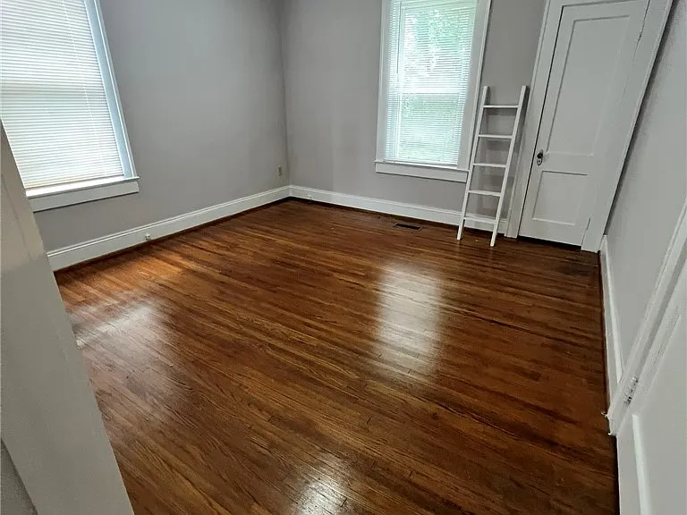 514 Creswell Ave — Photo 6