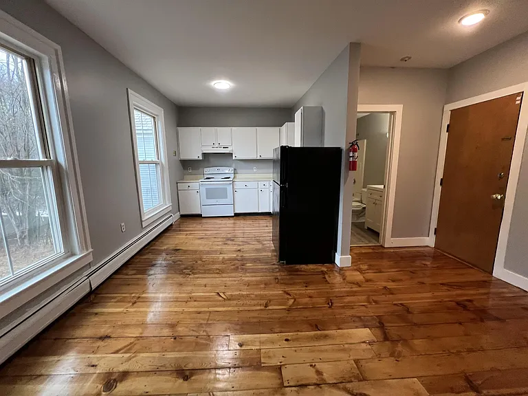 10 Depot St #8 — Photo 2