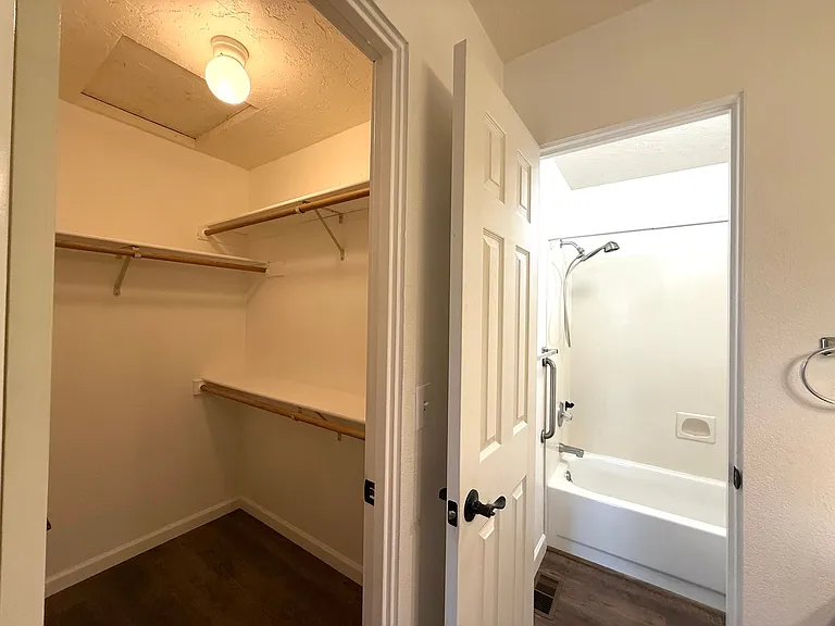 1808 Reading Ln — Photo 14