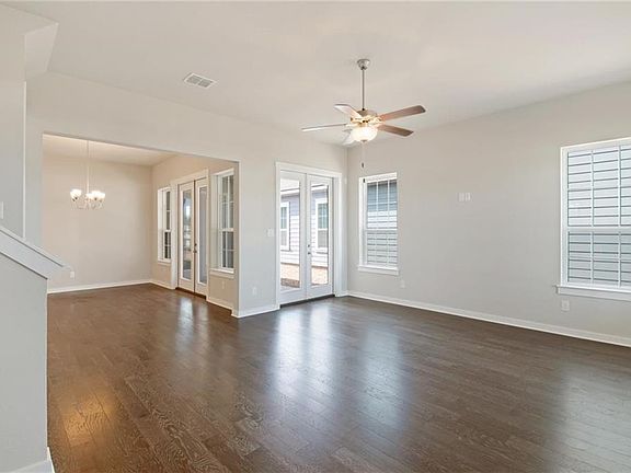 4th image of 1028 Twain St #206