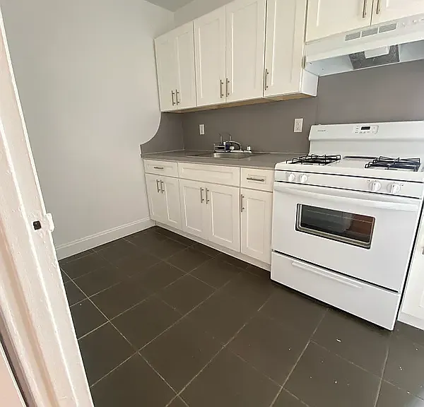 8700 25th Ave #4N — Photo 3