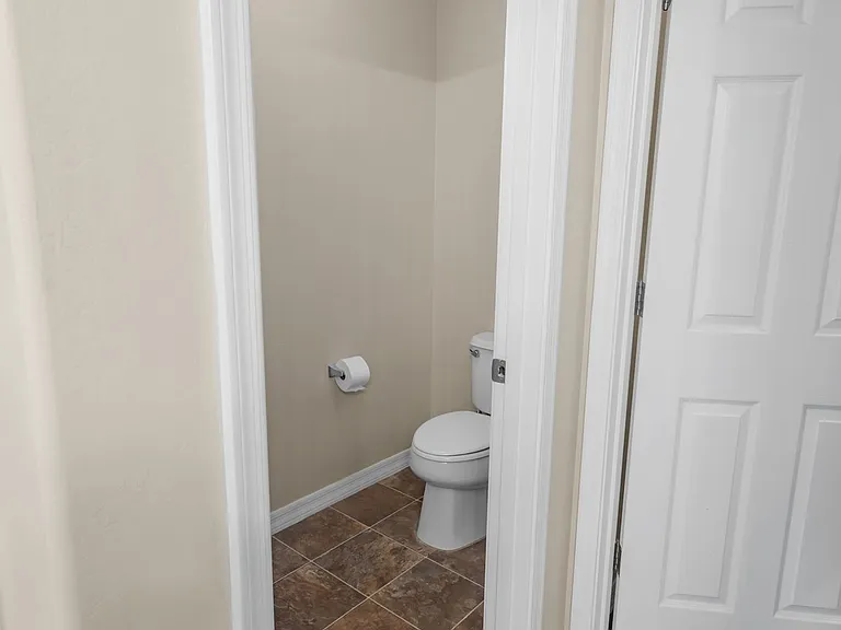 2501 S 255th Dr — Photo 14