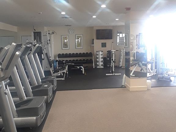 3rd image of 6287 Bahia Del Mar Cir APT 404