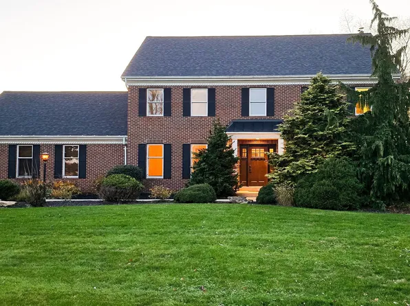 116 Blackberry Ln, Evans City, PA 16033