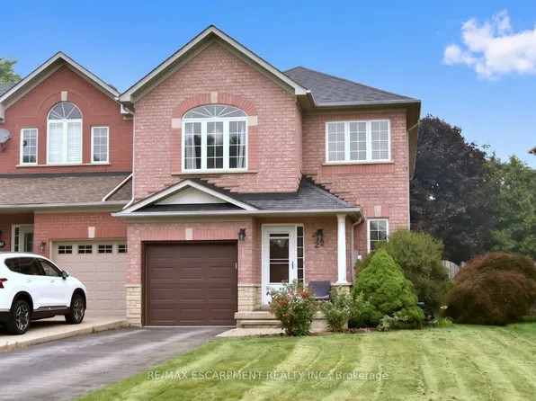 22 Moore Cres, Hamilton, ON L9G 4Z5