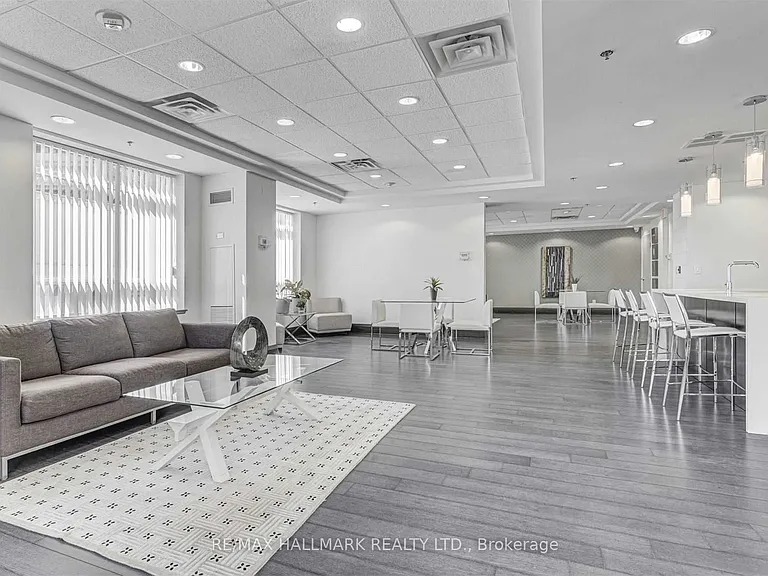 75 King William Cres #1007 — Photo 11