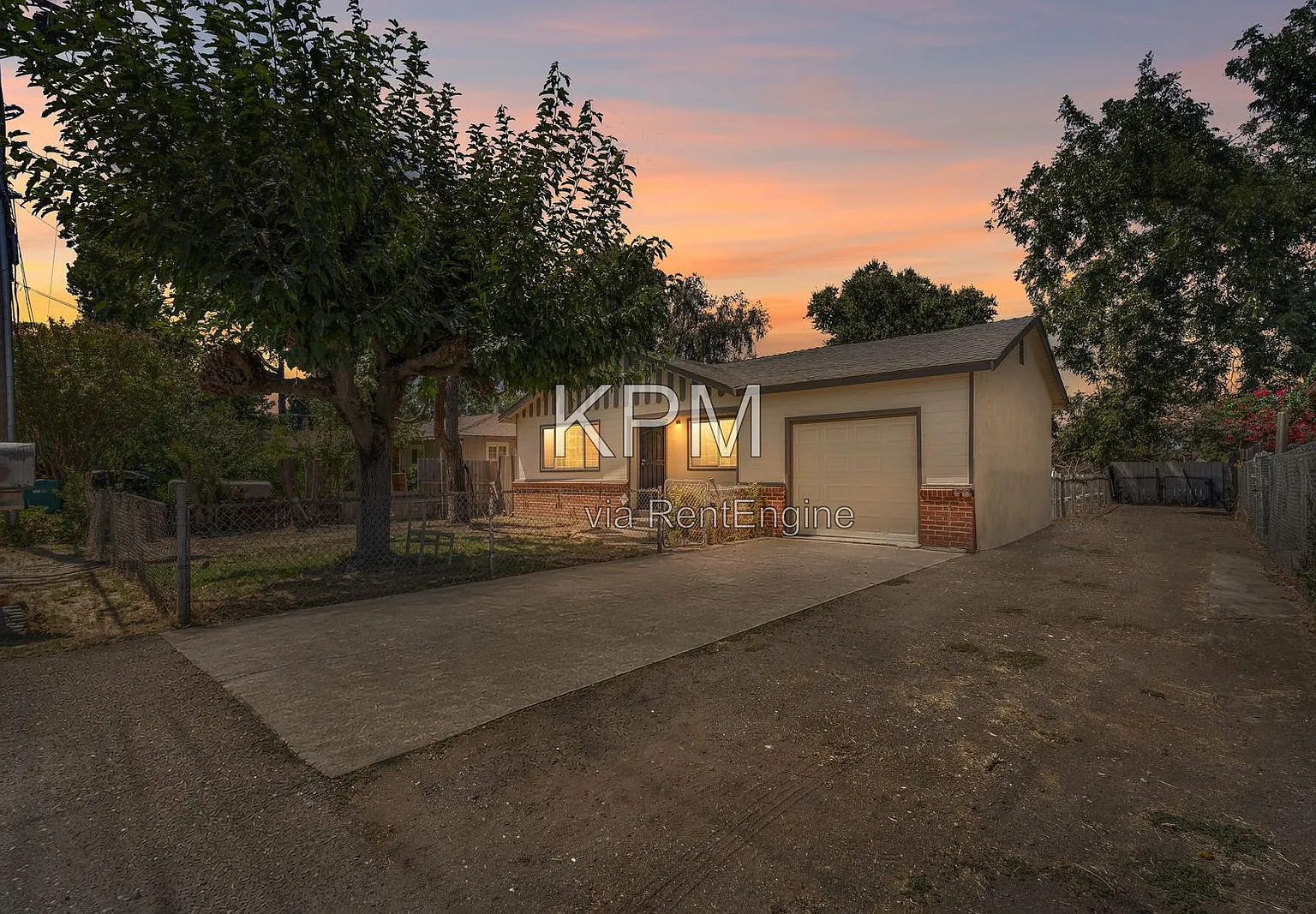 2 bed, 1.0 bath, 936 sqft, $1,800 — Photo 1