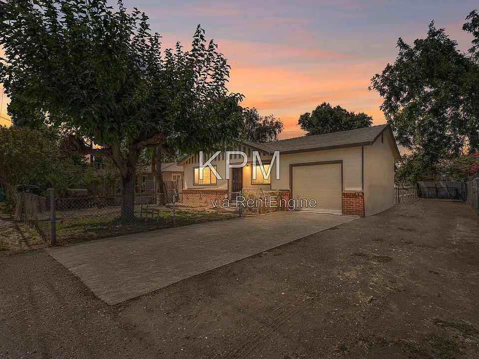 527 N Lillian Ave
