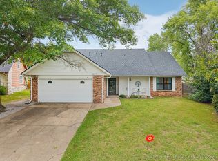 2917 W 65th St S, Tulsa, OK 74132