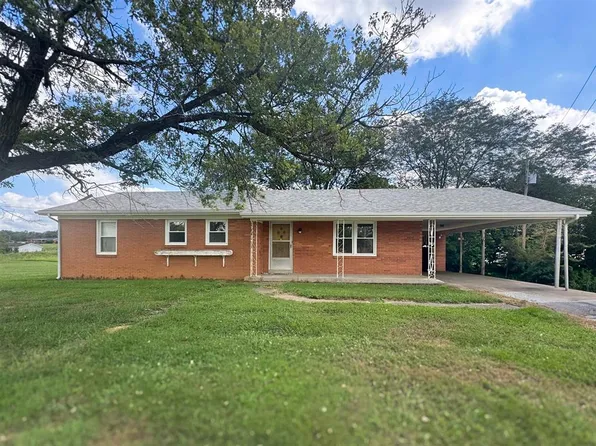 223 Walnut St, Centertown, KY 42328