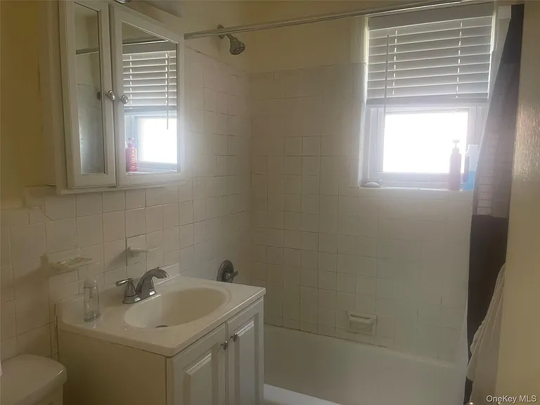 111 S Centre Ave #1 — Photo 9
