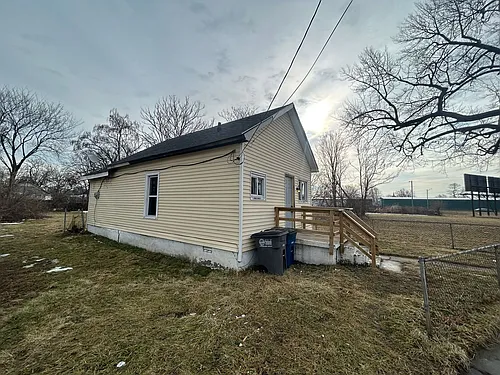 223 Charles St Photo 1