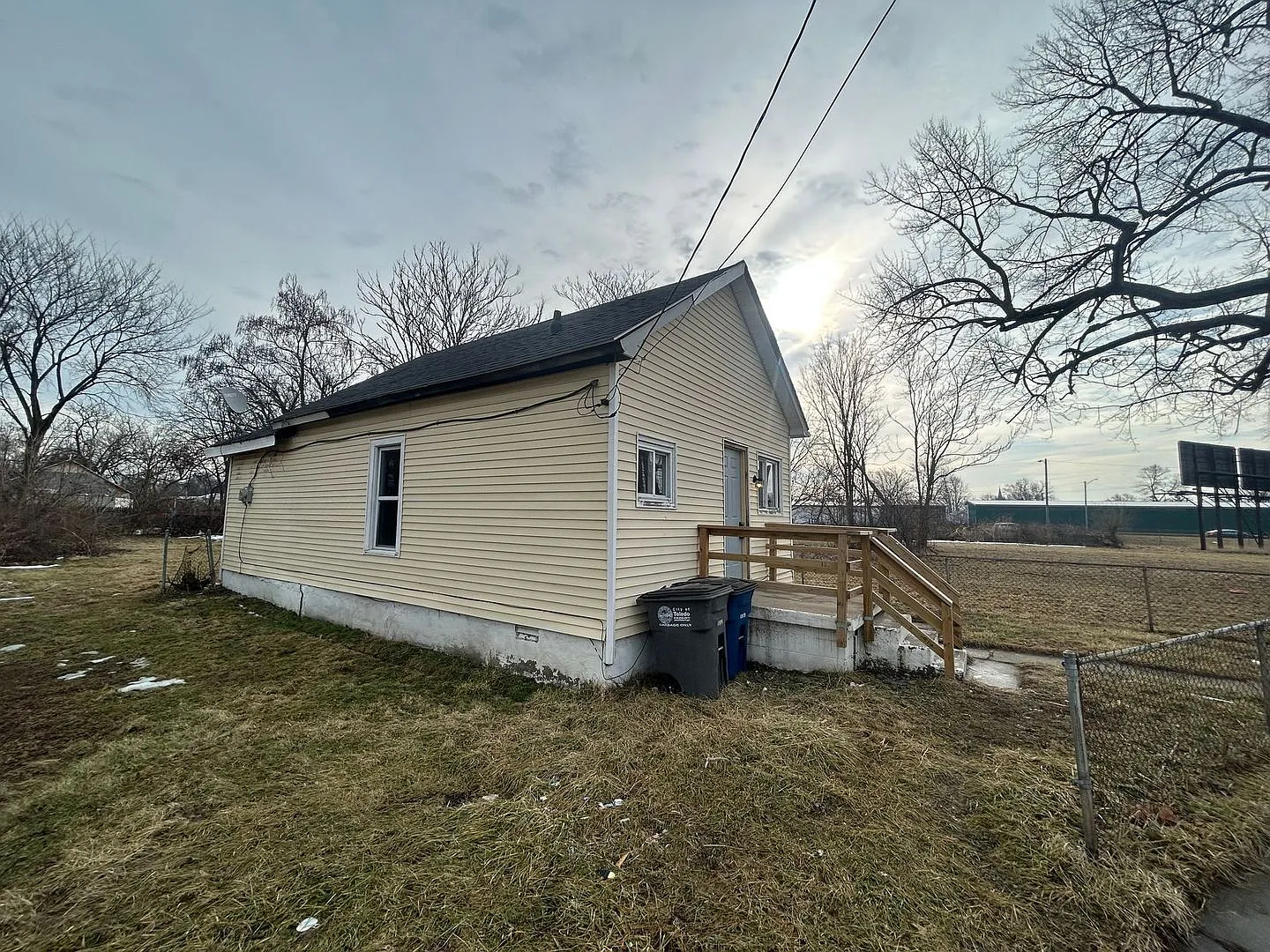223 Charles St photo 1