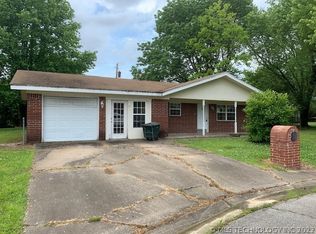 11 N Redwood Ln, Sallisaw, OK 74955
