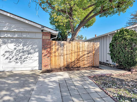 f8_1526WolfeRd_006_02092023