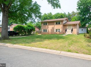 11610 Regency Dr, Rockville, MD 20854