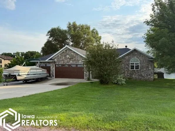 11 Oak Lake Dr, Algona, IA 50511