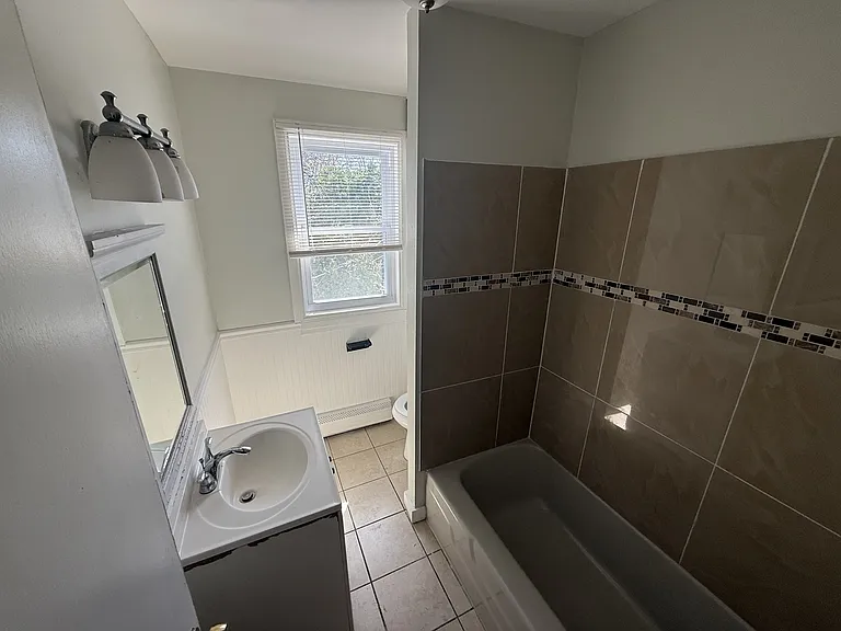 251 Euclid Ave — Photo 4
