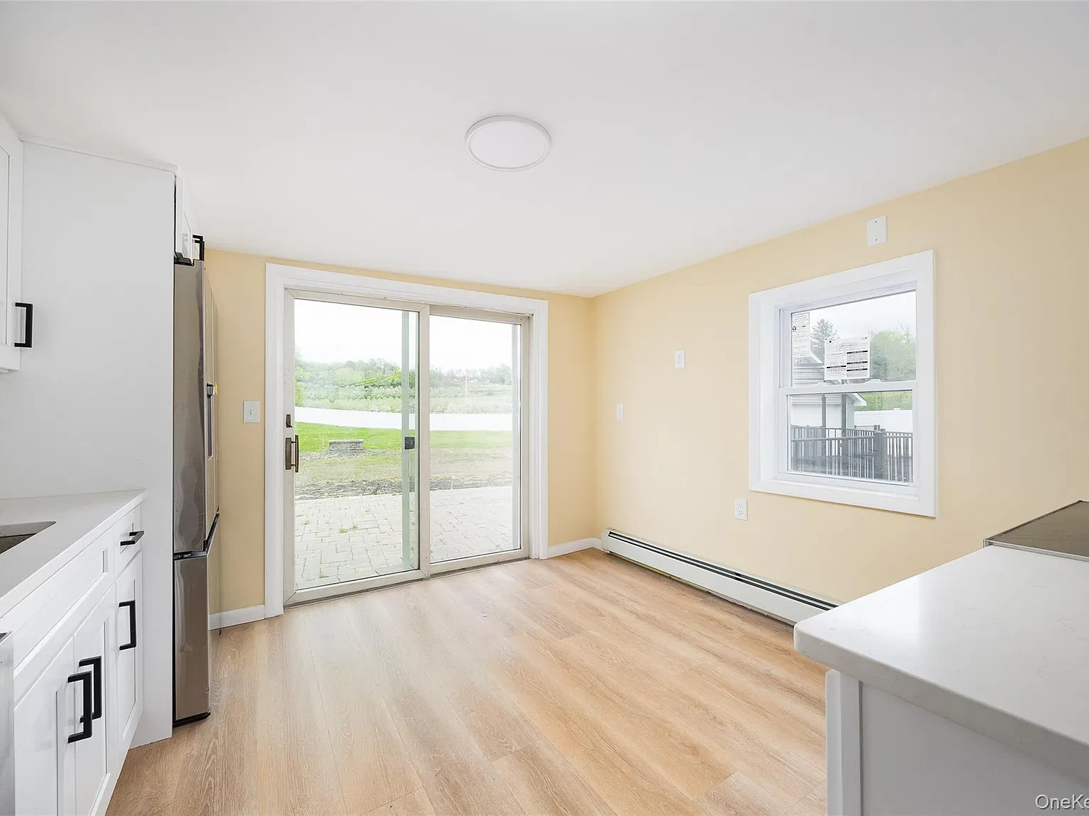 3 bed, 3.0 bath, 2250 sqft, $3,200 — Photo 4