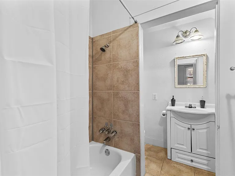 2509 Whitney St #A — Photo 9