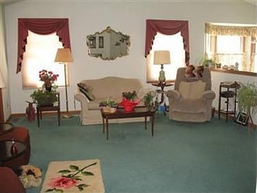 3rd image of 5763 Gateway Ln